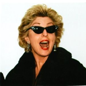 Meet your Posher, Della